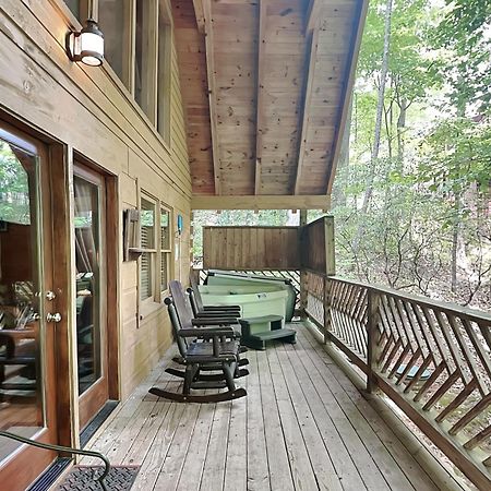 Above Ole Smoky’s Clouds, 1 Bedroom, Hot Tub, WiFI, Pets, Sleeps 4 Gatlinburg Buitenkant foto
