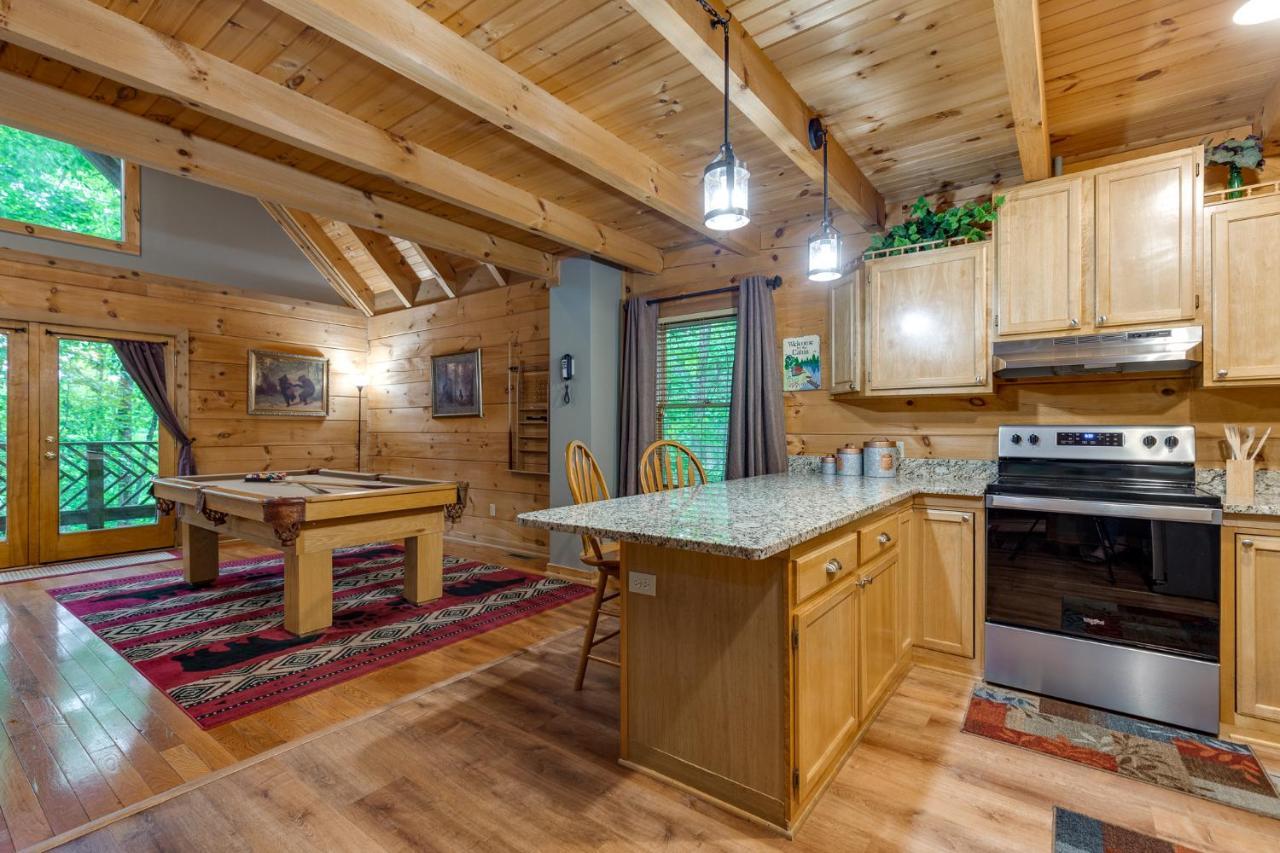 Above Ole Smoky’s Clouds, 1 Bedroom, Hot Tub, WiFI, Pets, Sleeps 4 Gatlinburg Buitenkant foto