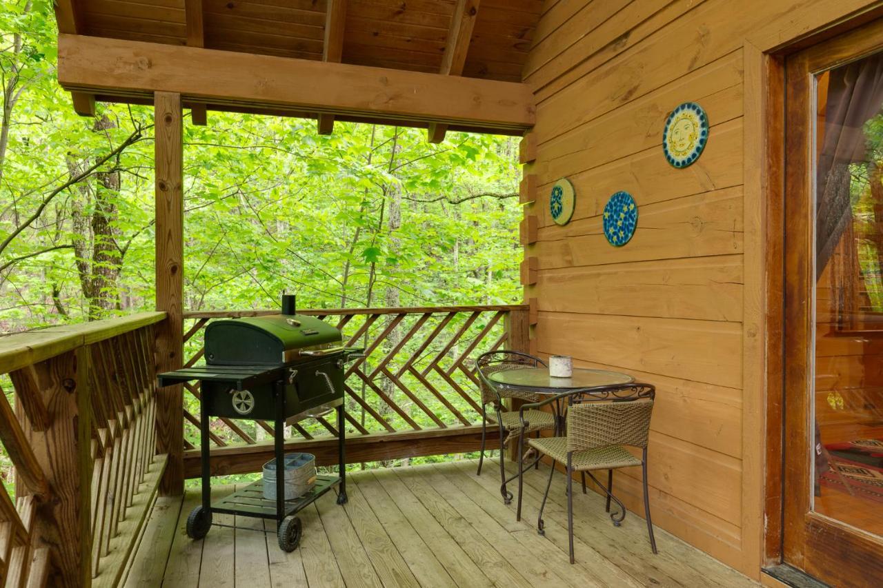 Above Ole Smoky’s Clouds, 1 Bedroom, Hot Tub, WiFI, Pets, Sleeps 4 Gatlinburg Buitenkant foto