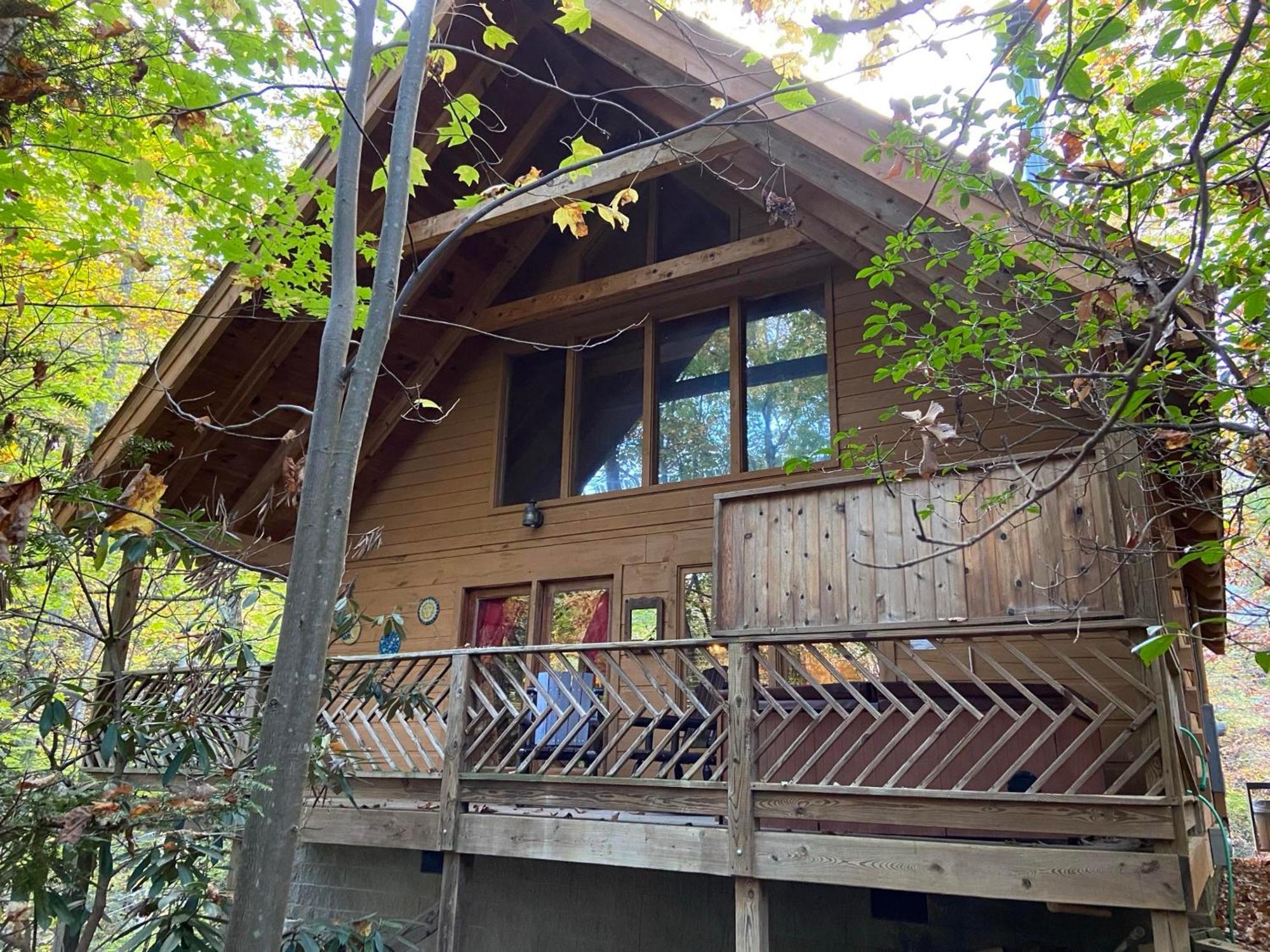 Above Ole Smoky’s Clouds, 1 Bedroom, Hot Tub, WiFI, Pets, Sleeps 4 Gatlinburg Buitenkant foto